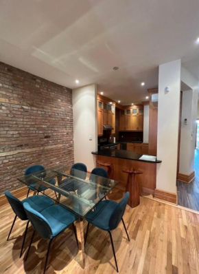 Spacious Downtown Montreal Apartment, 4BR-2BA,Free Wifi